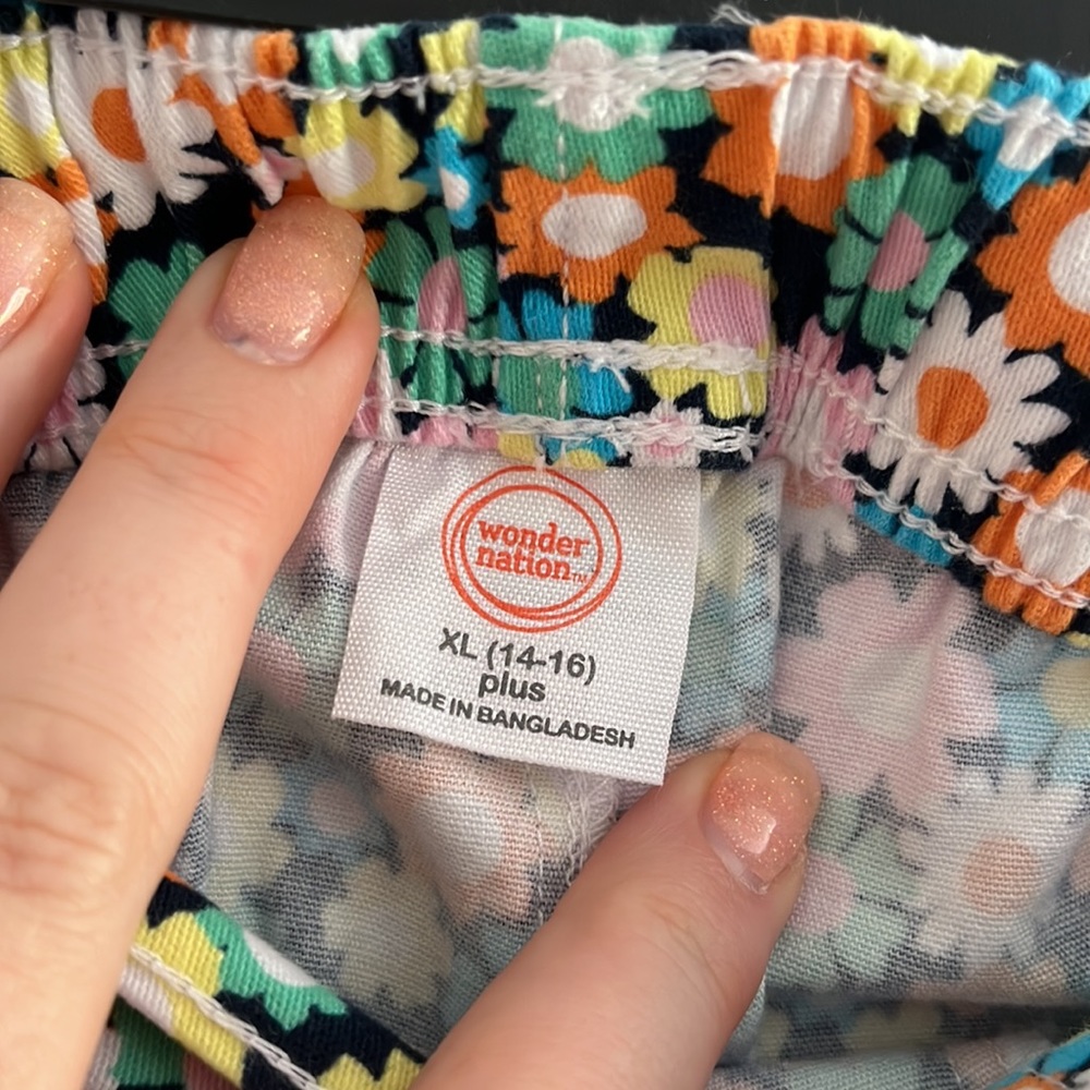 Wonder Nation • Floral Kids Shorts - Picture 3 of 4
